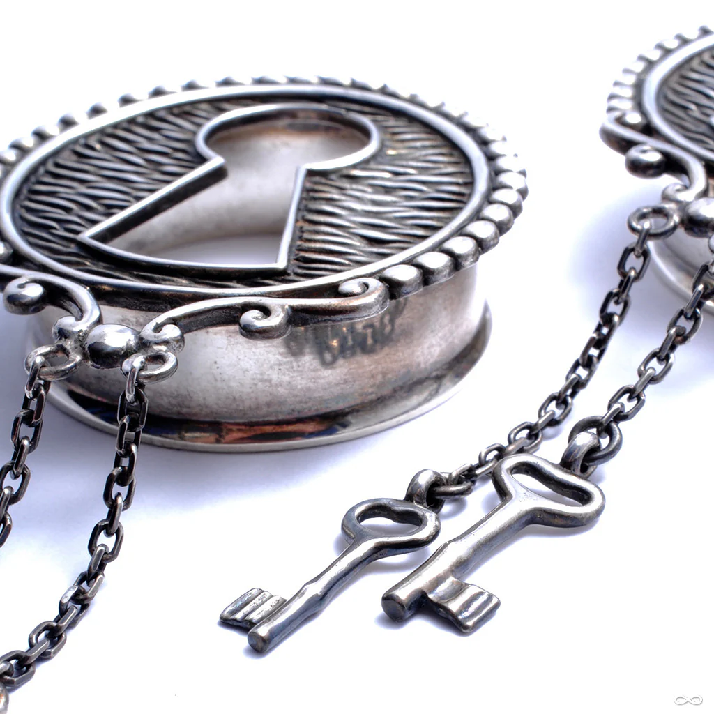 Keyhole Plugs in Silver in 1 ⅜” from Tawapa - Image 3